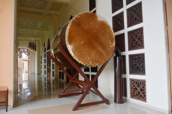 베두그 모스크의 드럼으로 소가죽으로 만들어졌습니다 — 스톡 사진