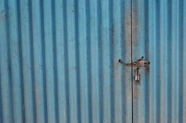 Porta Ferro Azul Com Cadeado — Fotografia de Stock