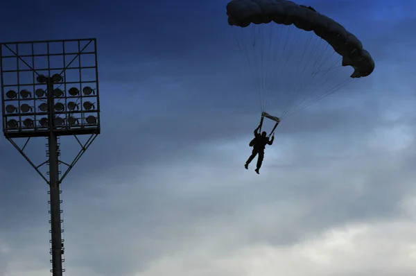 Attraction Parachutisme Dans Ciel — Photo