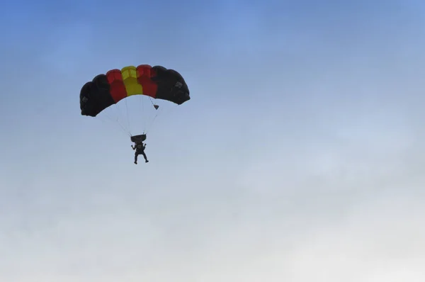 Gökyüzünde Skydiving Cazibe — Stok fotoğraf