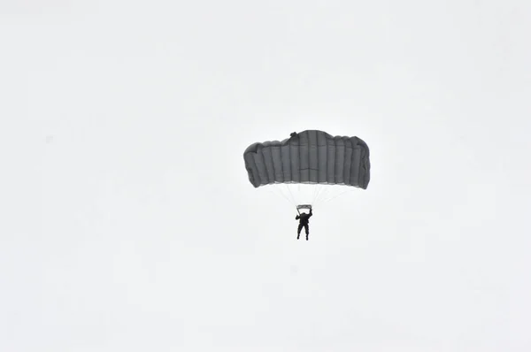 Atracción Paracaidismo Cielo — Foto de Stock