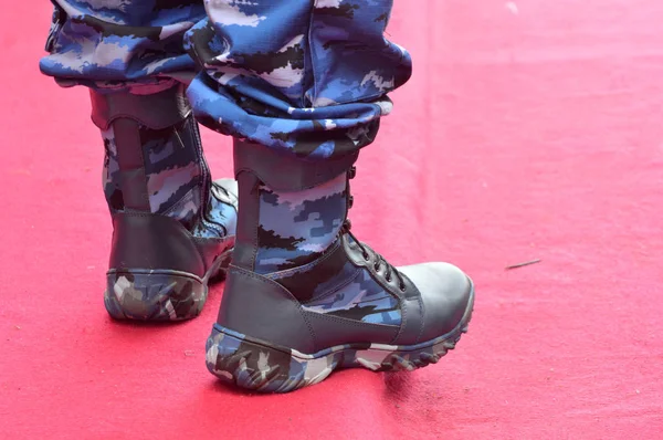 詳細な黒の軍用ブーツ — ストック写真