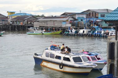 Tarakan, Endonezya - 1 Şubat 2017: Tengkayu limanı Tarakan Endonezya 'da yükleme ve boşaltma faaliyetleri