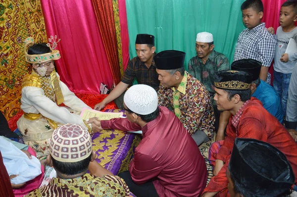 Tarakan Endonezya Eylül 2016 Akad Nikah Endonezya Düğün Alayında Iki — Stok fotoğraf