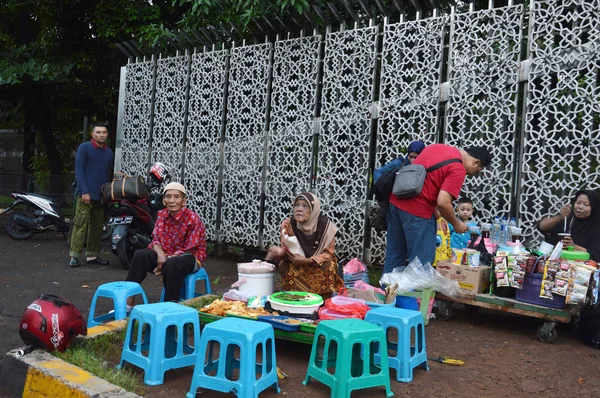 Jakarta Indonesia Agosto 2016 Mattina Pendolare Sulla Moschea Istiqlal Jakarta — Foto Stock