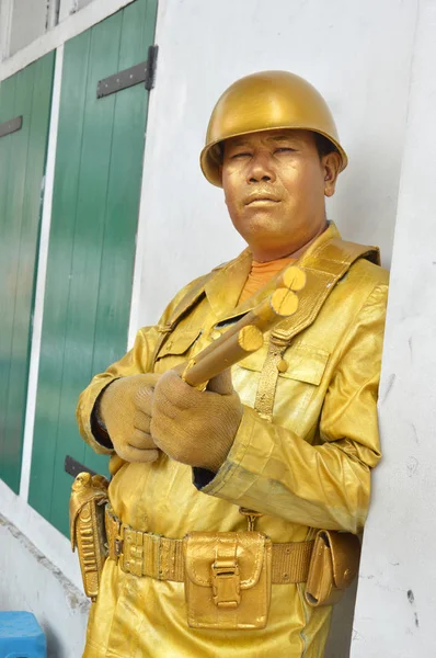 Jakarta Indonésia Agosto 2016 Ação Soldado Dourado Vestido Indonésia Kota — Fotografia de Stock