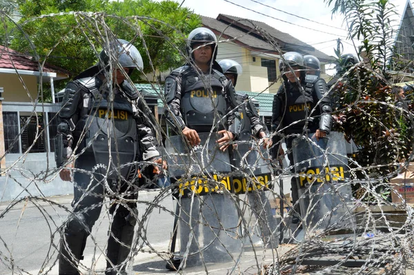 Tarakan Indonésia Abril 2016 Guarda Policial Manifestação Crise Eletricidade Construção — Fotografia de Stock