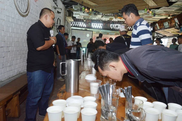 Tarakan Indonezja Lutego 2017 Malabar Mountain Coffee Borneo Cupping Trip — Zdjęcie stockowe