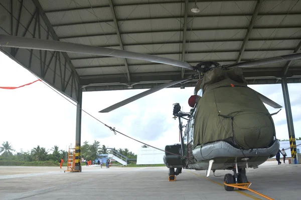 インドネシアのタラカン 2017年3月6日スタティックショー空軍避難所の基礎にインドネシア空軍のスホーイ航空機タラカン市インドネシア — ストック写真