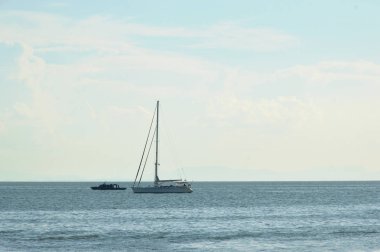 Tarakan, Endonezya - 30 Ağustos 2017: Endonezya 'daki birkaç yelkenli katılımcısı veya 2017 Yat Rallisi, Aralık ayına kadar Endonezya' daki çeşitli adalara ulaşmadan önce Tarakan şehrinde demirledi. 