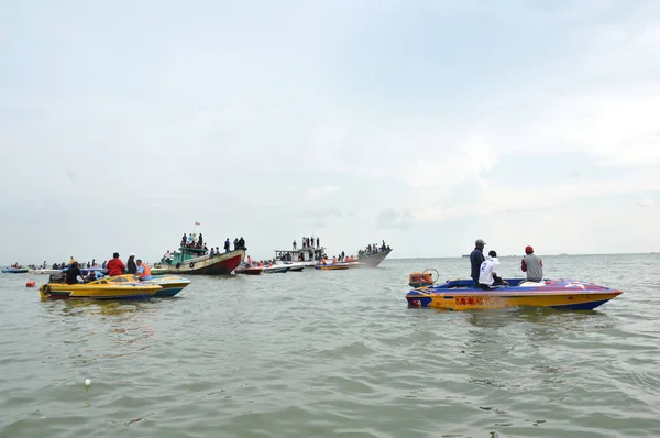 Tarakan Indonésie Novembre 2016 Course Hors Bord Dans Les Eaux — Photo