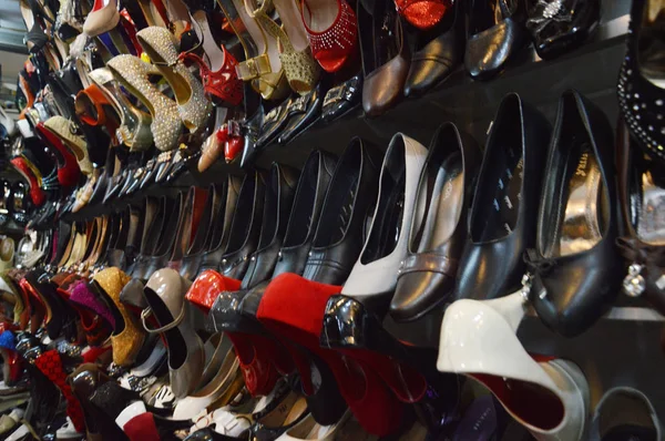 Макассар Индонезия Января 2014 Обувной Магазин Торговом Центре Макассар Мтц — стоковое фото