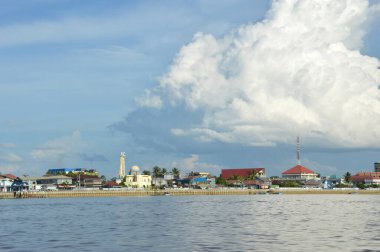 TANJUNG Satıcısı, Indonezya. 13 Nisan 2014. Endonezya 'nın Tanjung Selor şehri manzarası