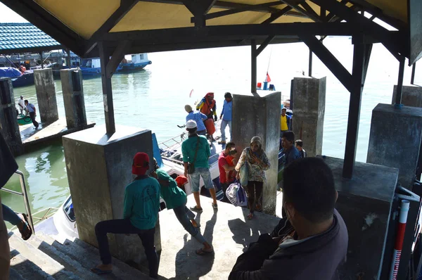 Tarakan Indonesia Mungkin 2016 Memuat Dan Membongkar Kegiatan Pelabuhan Tengkayu — Stok Foto
