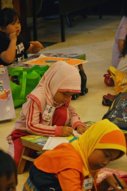 TARAKAN, INDONESIA - 22th May 2016 : coloring drawing contest