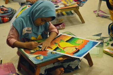 TARAKAN, INDONESIA - 22th May 2016 : coloring drawing contest