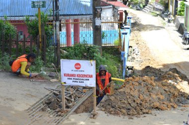Tarakan, Endonezya. 30 Temmuz 2016. Endonezya Tarakan 'da doğal gaz boru hatlarının çoğalması