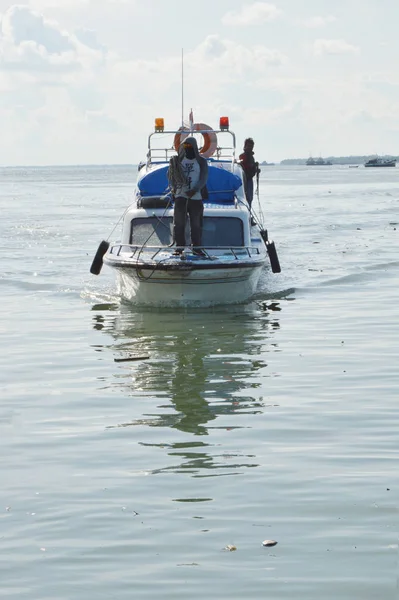 Tarakan Indonesia May 2016 Speedboat Loading Passengers Island Tarakan Getting — Φωτογραφία Αρχείου