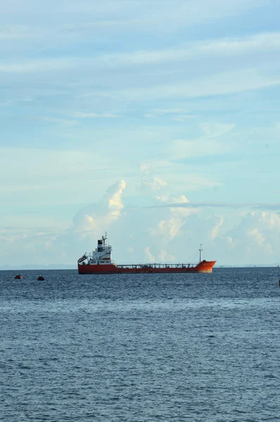 Tarakan Indonézia 2016 Június Indonéz Tarakan Kikötőben Horgonyzott Tartályhajó — Stock Fotó
