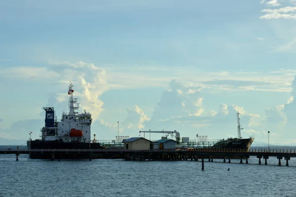 Tarakan Indonesië Juni 2016 Tanker Voor Anker Zeehaven Tarakan Indonesië — Stockfoto