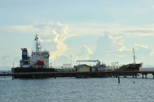 Tarakan Indonesië Juni 2016 Tanker Voor Anker Zeehaven Tarakan Indonesië — Stockfoto