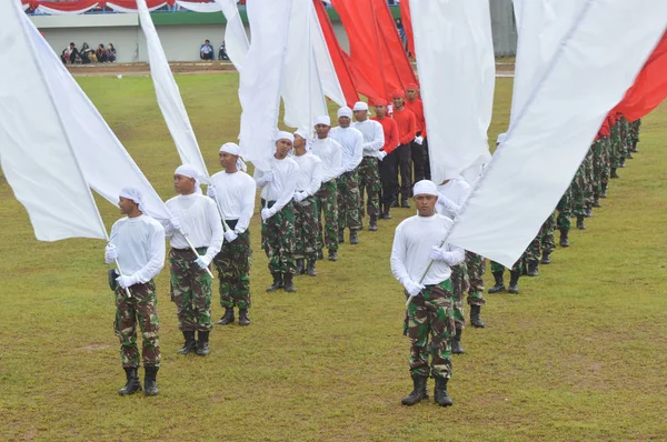 Tarakan Indonezja Kwietnia 2017 Olbrzymi Taniec Podczas Ceremonii Otwarcia Szkolenia — Zdjęcie stockowe