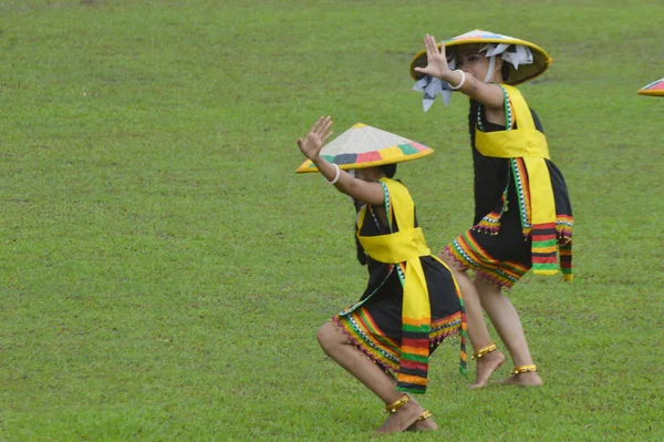 Tarakan Indonesia April 2017 Ένας Κολοσσιαίος Χορός Στην Τελετή Έναρξης — Φωτογραφία Αρχείου