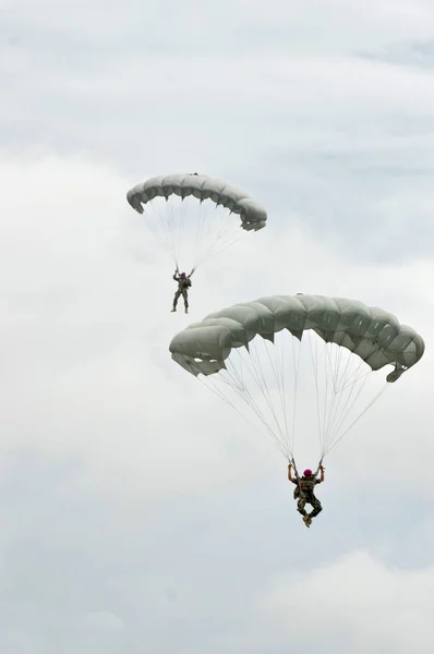 Tarakan Indonesië April 2017 Parachute Attractie Tijdens Openingsceremonie Van Integration — Stockfoto