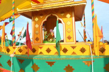 Tarakan, Endonezya, 17 Aralık 2017: Amal Beach Tarakan, Endonezya 'da Irak Tengkayu Festivali, kentin 20. yıldönümü çerçevesinde