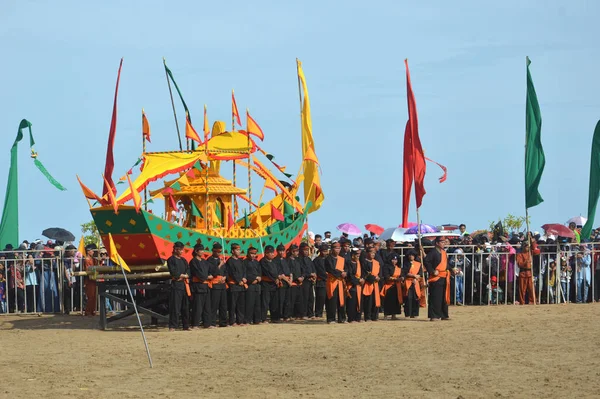 Tarakan Indonesia Dec 2017 Iraw Tengkayu Festival Amal Beach Tarakan — Stock Photo, Image