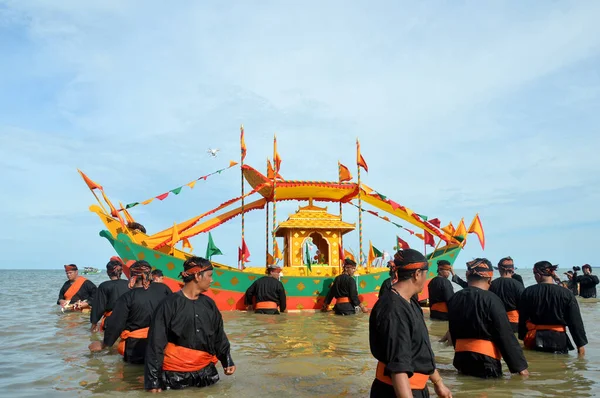 Tarakan Indonesia Dec 2017 Iraw Tengkayu Festival Amal Beach Tarakan — Stock Photo, Image