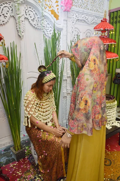 Tarakan Indonesia Marzo 2016 Siraman Cerimoniale Della Sposa Matrimonio Tradizionale — Foto Stock