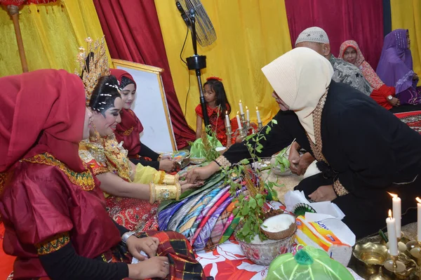 Tarakan Indonesia 19Th March 2016 Mappacci Traditional Wedding Ceremony Bugisnese — Stock Photo, Image