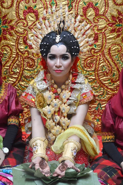 Tarakan Indonésie Mars 2016 Portarit Belle Mariée Traditionnelle Indonésienne Bugisnaise — Photo