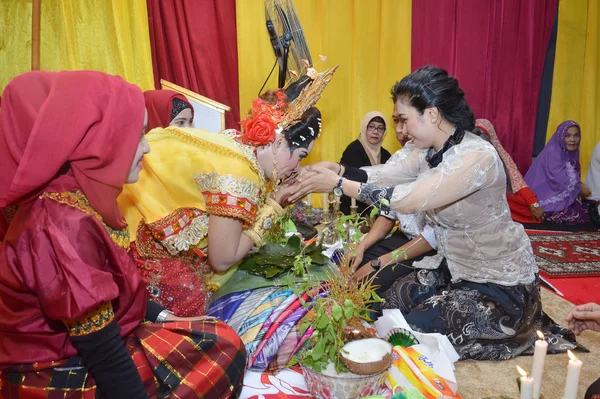 Tarakan Indonesien Mars 2016 Mappacci Den Traditionella Bröllopsceremonin Bugisnese Indonesiska — Stockfoto