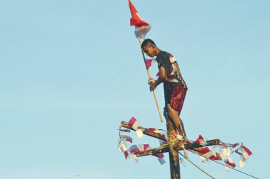 Tarakan, Endonezya. 27 Ağustos 2017, Tarakan 'da Endonezya Cumhuriyeti' nin 72. kuruluş yıldönümünü kutlamak için tırmanış müsabakaları düzenlendi.