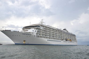 Tarakan, Endonezya. 24 Kasım 2016. Dünya yolcu gemisi Endonezya 'nın Tarakan şehrinde demirledi.