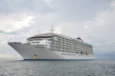 Tarakan, Endonezya. 24 Kasım 2016. Dünya yolcu gemisi Endonezya 'nın Tarakan şehrinde demirledi.