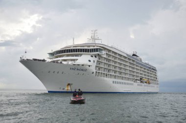 Tarakan, Endonezya. 24 Kasım 2016. Dünya yolcu gemisi Endonezya 'nın Tarakan şehrinde demirledi.