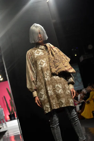 Джакарта Індонезія Серпня 2016 Показ Мод Barli Asmara Tarakan Дизайн — стокове фото