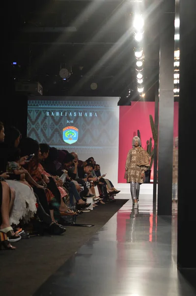 Jakarta Indonesia 21Th August 2016 Fashion Show Barli Asmara Tarakan — Stok Foto