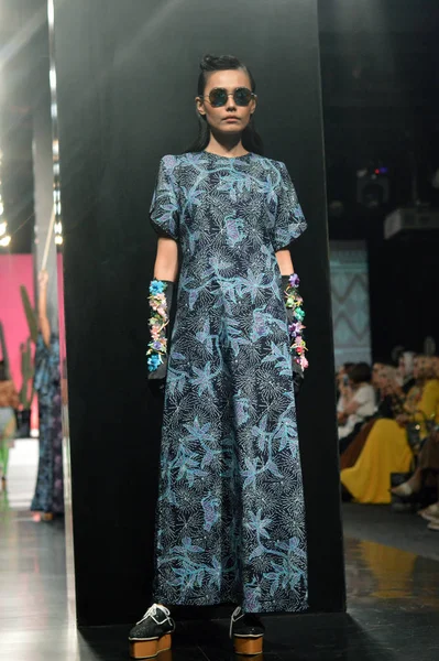 Jakarta Indonesia 21Th August 2016 Fashion Show Barli Asmara Nitiqbatik — Stok Foto