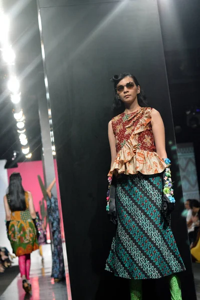 Jakarta Indonesia 21Th August 2016 Fashion Show Barli Asmara Nitiqbatik — Stok Foto