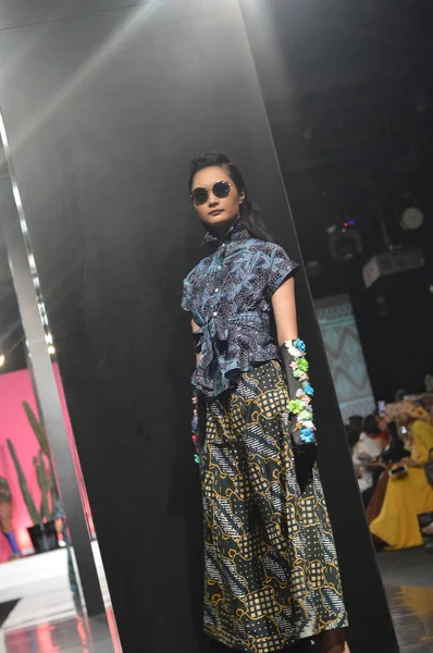 Jakarta Indonesia 21Th August 2016 Fashion Show Barli Asmara Nitiqbatik — Stok Foto