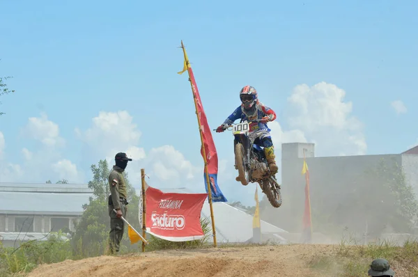13Th May 2016 Grasstrack Motor Racer Fly Jumping Mound — 스톡 사진