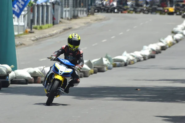 インドネシアのタラカン 2017年5月20日 サーキットでのMotoprix全国選手権 Datu Adil Tarakan Stadium — ストック写真