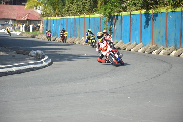 インドネシアのタラカン 2017年5月20日 サーキットでのMotoprix全国選手権 Datu Adil Tarakan Stadium — ストック写真