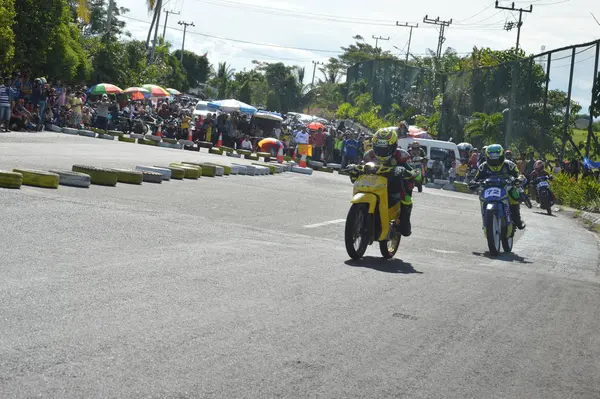 Tarakan Indonésia Novembro 2016 Pilotos Lutaram Duro Pista Corrida — Fotografia de Stock