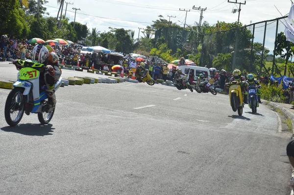 Tarakan Indonesia Novembre 2016 Piloti Hanno Combattuto Duramente Sulla Pista — Foto Stock