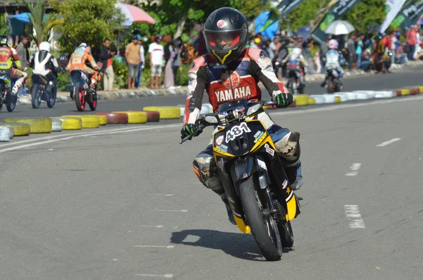 Tarakan Indonésie Listopadu 2016 Závodníci Tvrdě Bojovali Závodní Dráze — Stock fotografie